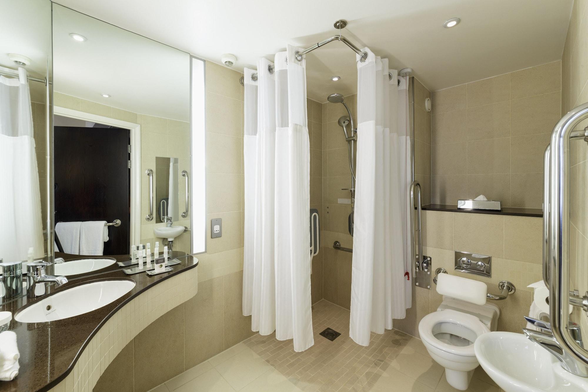 Doubletree By Hilton London Heathrow Airport Hotel 4*
