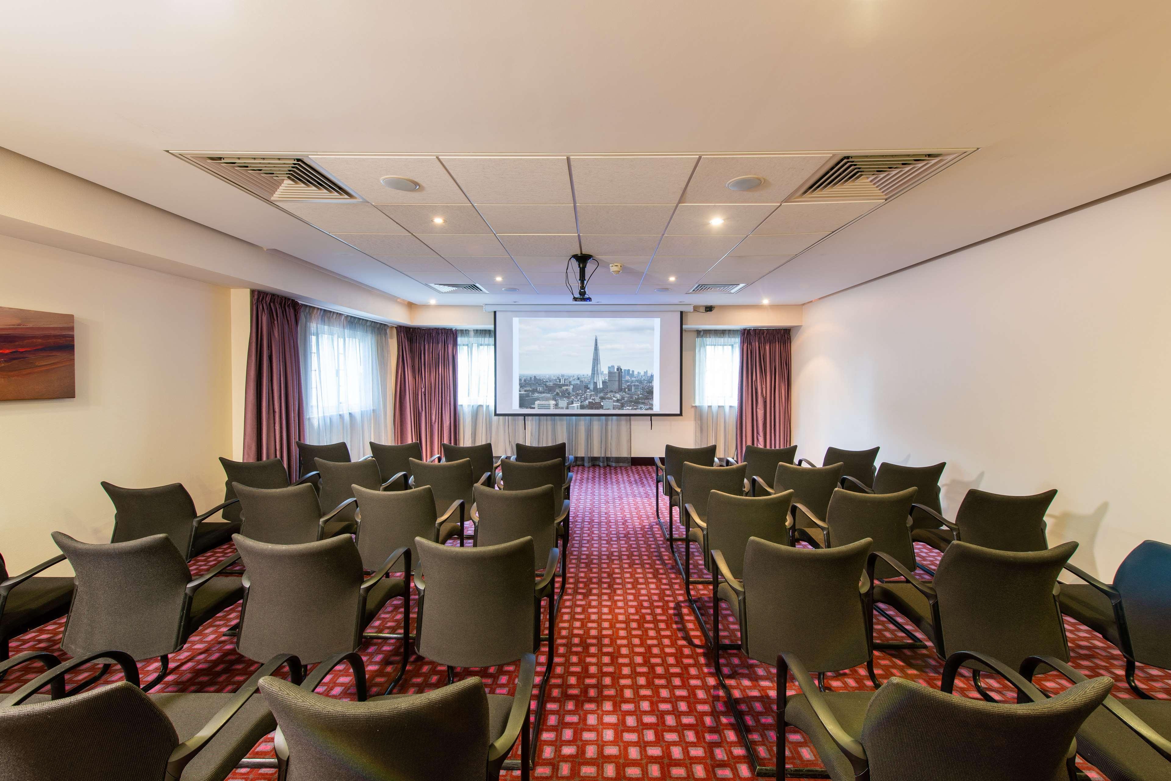 Doubletree By Hilton London Heathrow Airport Hotel 4*