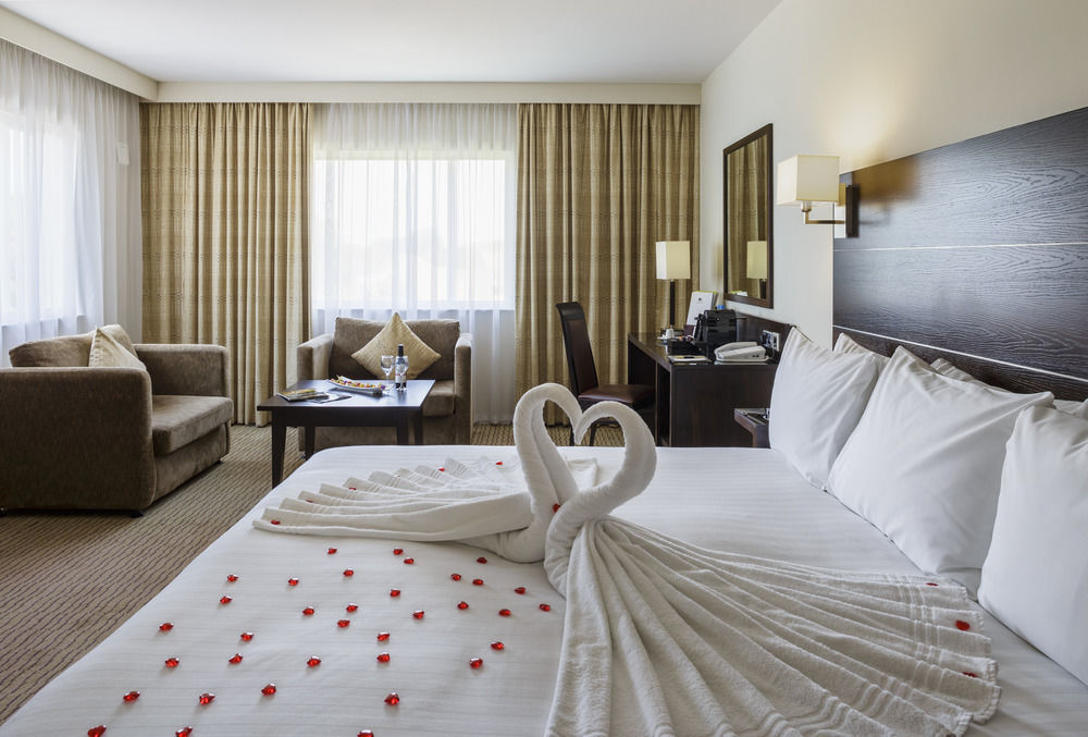 Doubletree By Hilton London Heathrow Airport Hotel Hounslow